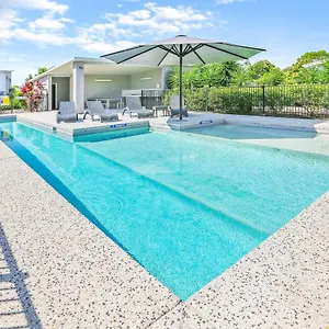 4* Aparthotel Direct Collective - Breeze On Brightwater